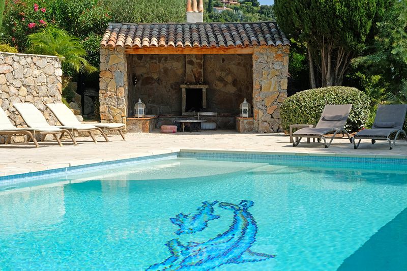 Poolhaus mit geräumigem Pool Poolhaus mit geräumigem Pool